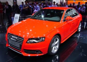 800px-Audi_A4_(front_quarter)