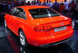 800px-Audi_A4_(rear_quarter)