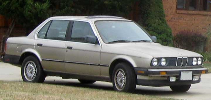 alfa-BMW_E30_sedan
